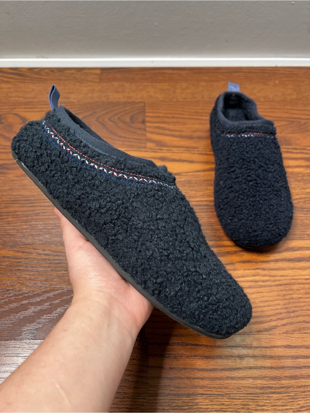 Bombas Sunday Slippers in navy sherpa fleece material size Women’s 10